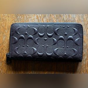 COACH EMBOSSED FULL SIZE ZIP AROUND LEATHER WALLET EXCELLENT BROWN